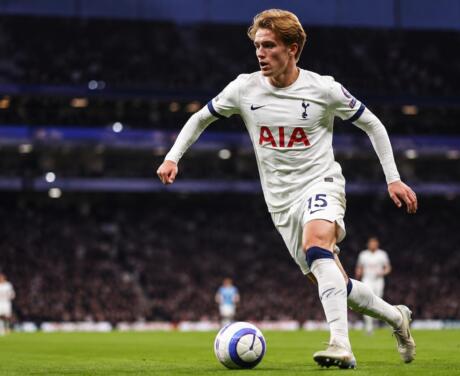 Lucas Bergvall: Ruotsalaisen supertalentin ura, rooli Tottenhamissa, palkka ja yksityiselämä Fotbollskorren.se